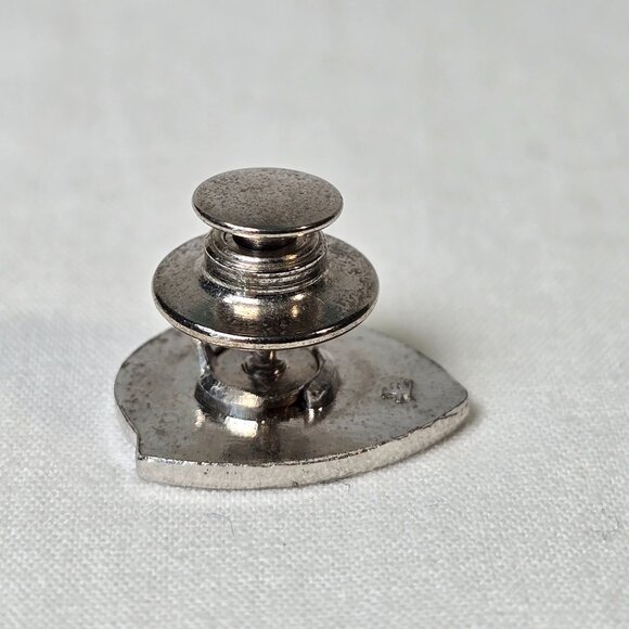 Amway Sales Consistency Lapel Pin Vintage Shield Award Pinback Tie Tack Business - Picture 6 of 10